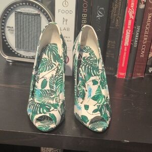 Aldo Green Leaf Print Peep Toe Heels